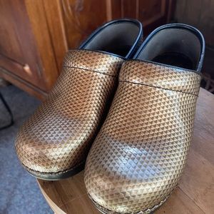 Dansko clogs size 38